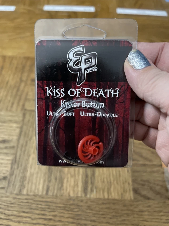 OMP String Love Kisser Button AND EP Kiss Of Death Kisser Button PACKAGE - Image 3 of 4