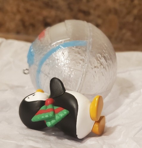 Hallmark Keepsake Football Star Penguin Ornament Dated 2019 ๐ READ DESCRIPTION - Picture 11 of 12