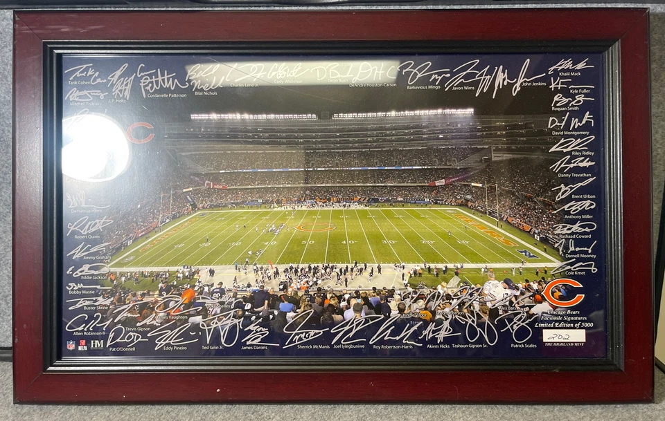 Highland Mint Chicago Bears 12'' x 20'' Facsimile Signature Gridiron Collection - Image 2 of 3