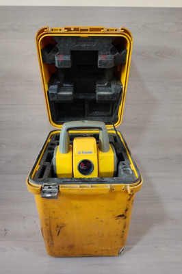 TRIMBLE 5601 DR ROBOTER TOTALSTATION MIT GEODIMETER CU MONITOR - FÜR TEILE