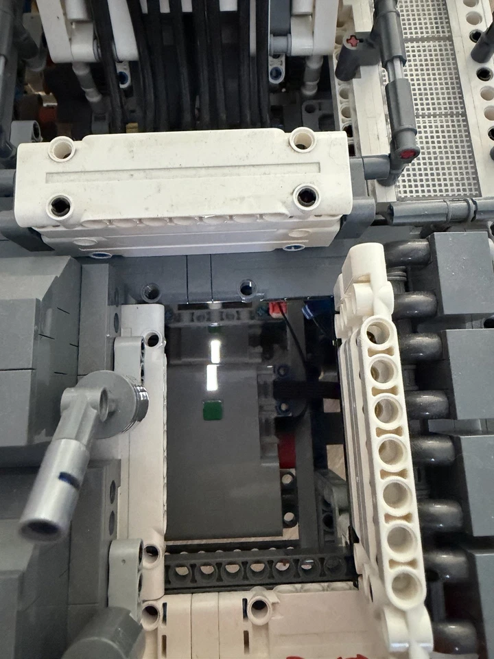 LEGO Technic 42100 Liebherr R 9800 Excavator Set 4108pc Age 12+ 2019, photo 3 of 5