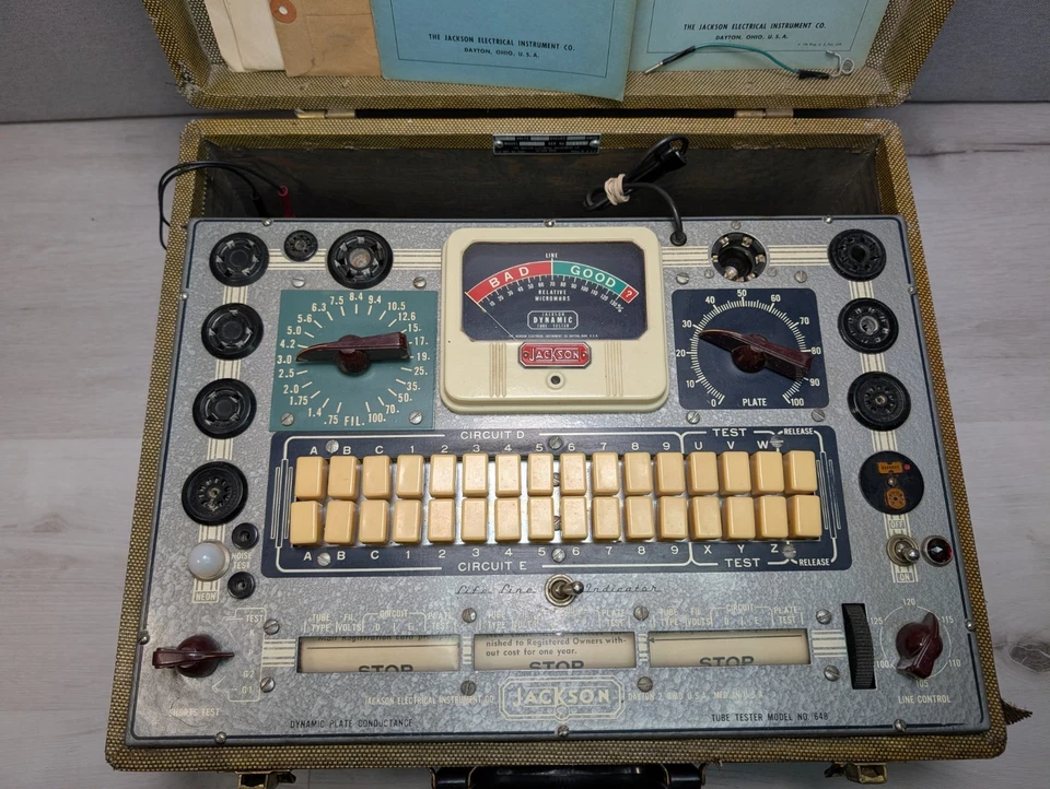 Probador de tubos vintage Jackson modelo 648 equipo de prueba electrónico - enciende Foto 2 de 4