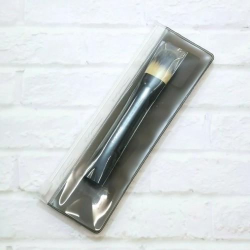 MAC Dual Ended Foundation Brush Face Brush Brand New with Case - Picture 2 of 4