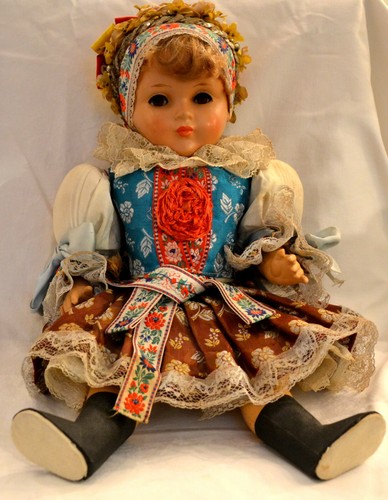 Muñeca, niña en traje húngaro, ojos dormidos, eslabones móviles y cabeza, ¿1960? - Imagen 2 de 10