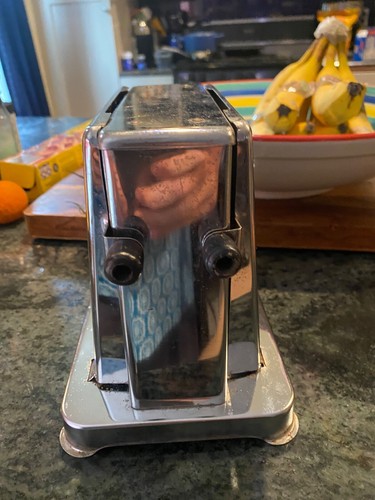 Vintage Electric Toaster Toastess Corp. Montreal Model 202 No Cord Art Deco - Picture 5 of 5