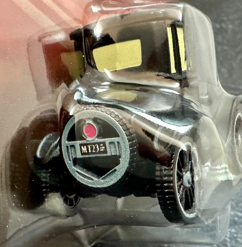 LIZZIE Disney Pixar CARS on a NICE CARD Tin Lizzie Ford Model T ** SHIPS FREE ** - Image 3 of 4