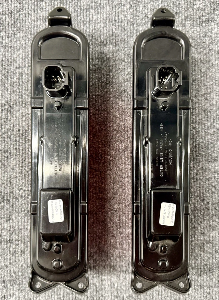 Genuine Harley Davidson CVO Tail Lamp/Turn Signal Assembly 2014-2022 67800201 - Image 2 of 4