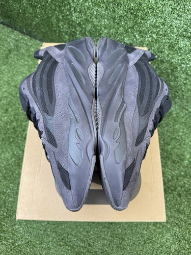 Size 11.5 - adidas Yeezy Boost 700 V2 Vanta - Picture 9 of 12