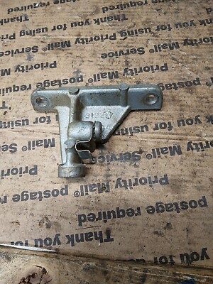 319217 Port Side Lower Cowling Support Bracket Evinrude Johnson V4 E2