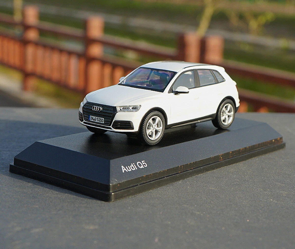 1 43 Scale AUDI Q5 2017 White Diecast Car Model Toy Collection Gift Toy