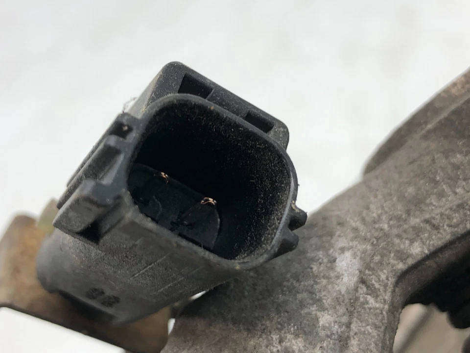 Jaguar XJ 2010-2019 AWD conductor izquierdo husillo trasero nudillo buje sensor de velocidad fabricante de equipos originales. Foto 4 de 4