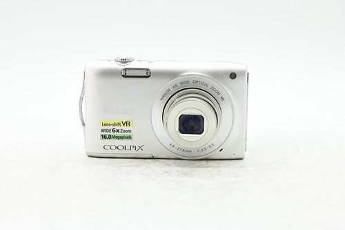 Cámara digital Nikon Coolpix S3300 16 MP con zoom 6X [piezas/reparación] #660 - Imagen 1 de 6