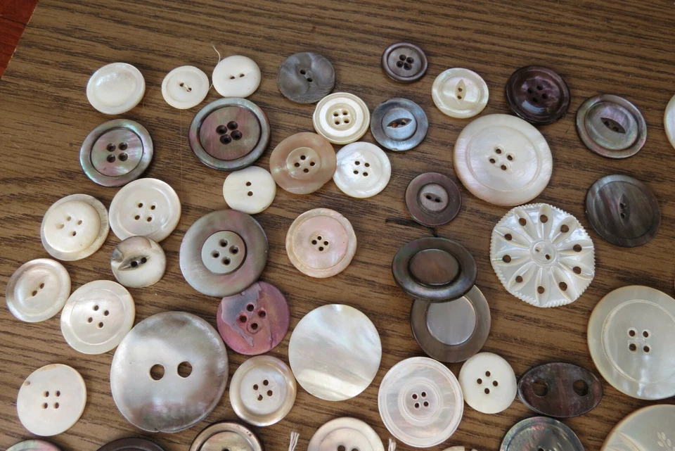 EXCELENTE GRUPO de 116 BOTONES DE MODA en MADRE DE PERLA Y ABULÓN Antiguo Foto 3 de 4