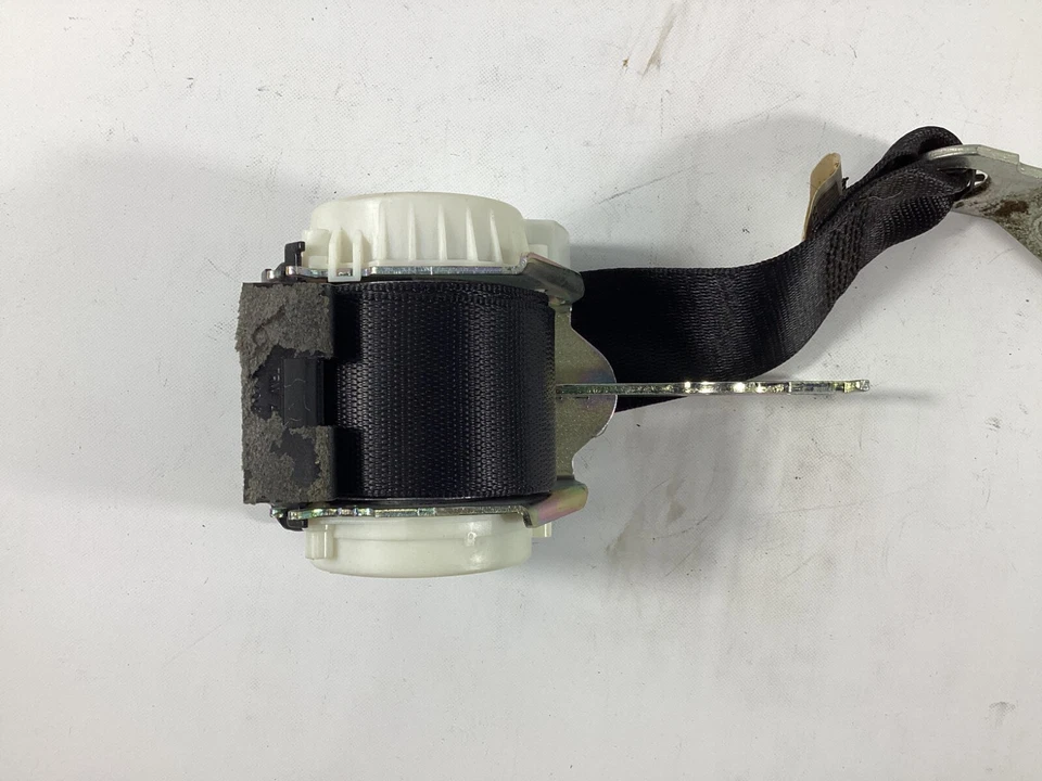 BMW 525i 2007-2010 cinturón de seguridad trasero izquierdo lado conductor 33061258 OEM. Foto 3 de 4