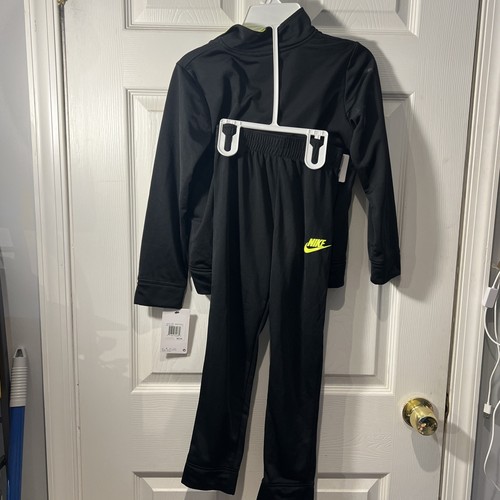 NIKE 2 Piece Tracksuit Black & Volt Youth 6-7 yrs Full Zip - NWT - Picture 2 of 4
