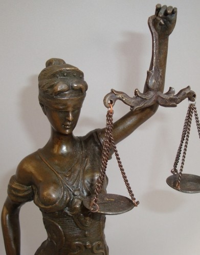 Statue Sculpture La justice Themis Style Art Deco Style Art Nouveau Bronze massi - Imagen 3 de 8