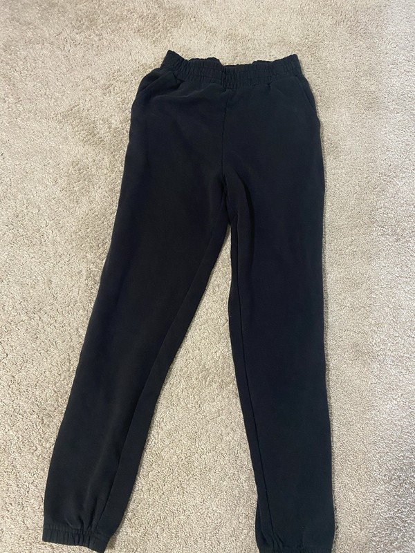 GIRLS FOREVER 21 BLACK SWEATPANTS SMALL