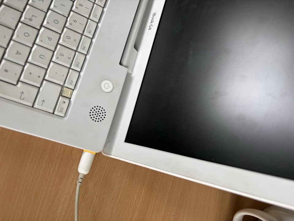 Apple iBook G4 - MacBook mit Mac OS X - Bild 3 von 4
