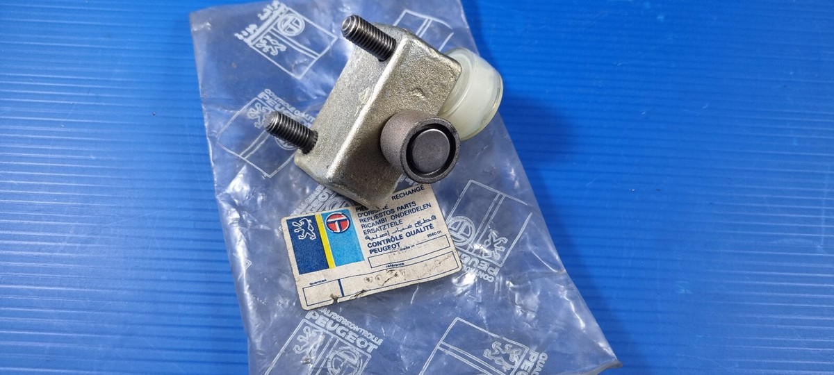 Pêne Avec Tringle Inférieur Pour Porte Latérale Peugeot J7 - Pièce Neuve Ancien Stock - Réf.9152.28
