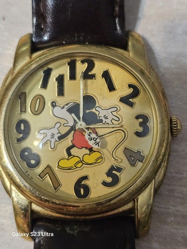 JAZ Disney Mickey Mouse Yipes Watch Time Gold-Tone Rare Unusual - Picture 2 of 6