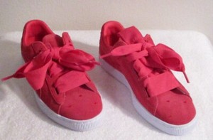 girls pink puma