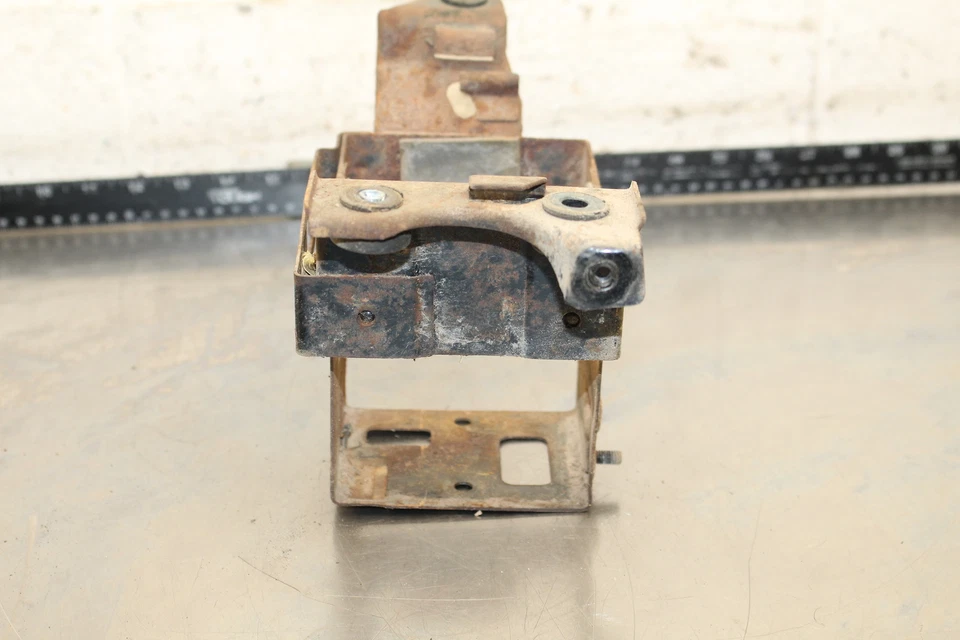 Suzuki GT185 1975 Adventurer caja bandeja batería X849 Foto 2 de 4