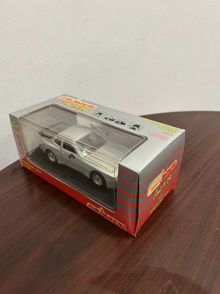 Majorette Porsche 944 Turbo 1:24 Scale #4201 Silver - Image 3 of 3