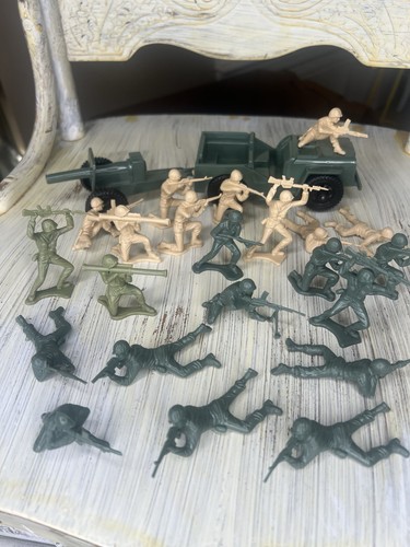 Vintage Tim-Mee Plastic U.S. Army Jeep & Howitzer Cannon & Toy Soldiers M48 Tank - Picture 4 of 14