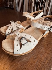 Dansko Sissy Leather Clog Sandals 39 (8.5 US)...