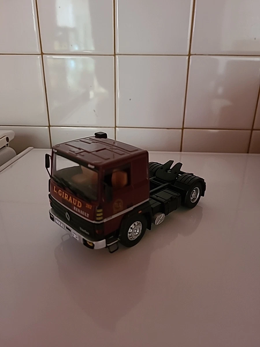 MINIATURE IXO : TRACTEUR SEUL GMC ASTRO 95 NEUF 1/43
