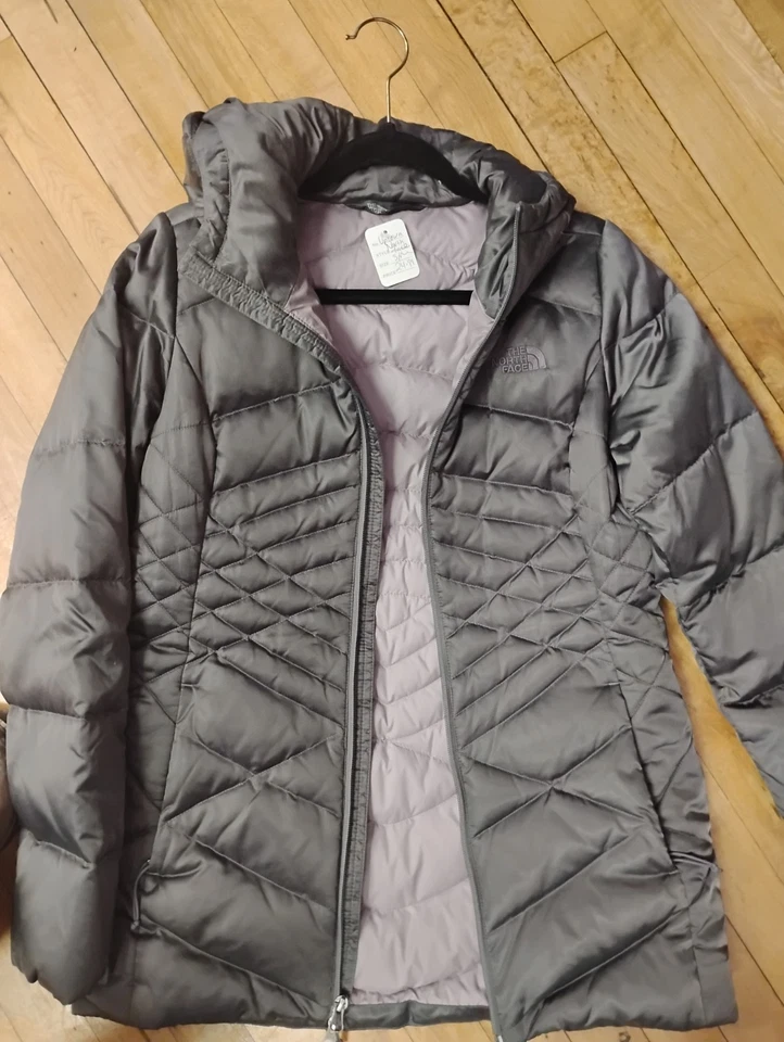 Northface Silver Puffer Jacket - Image 2 of 3