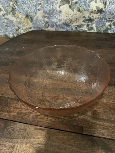 Vintage pink depression glass bowl floral embossed Dogwood/cherry Blossom 30’s