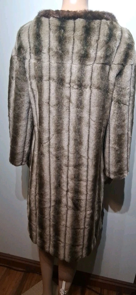 Abrigo Frances Valentine Imitación Visón Rayas Forrado Cierre a Presión Talla S Foto 4 de 4