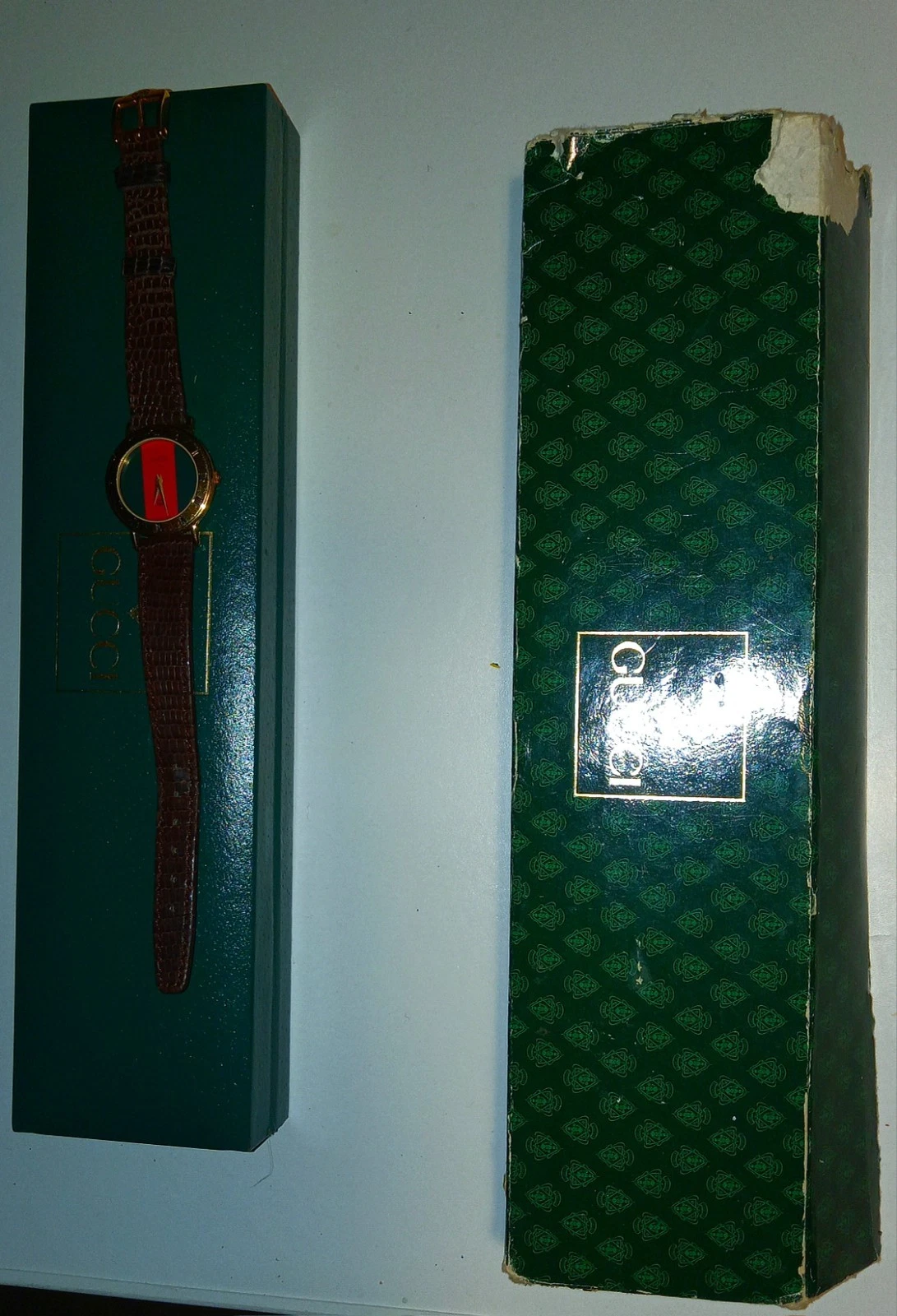 Montre vintage GUCCI 3000L cadran ligne sherry lunette dorée neuve montre femme 