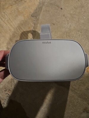 Meta Oculus Go Standalone Virtual Reality Headset - Gray( Parts Only/Read)