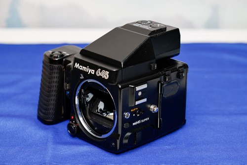 Mamiya 645 Super Medium Format Camera Kit w/ Prism and 120 Film Back #758