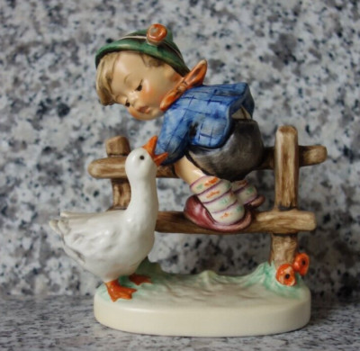 Hummel Figur Hum 195/2/0 ''Angsthase * Barnyard Hero'' FM 8 * neue Ausführung !