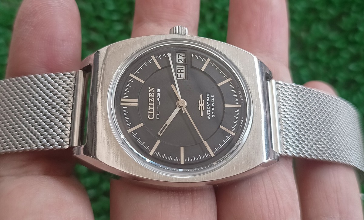 NICE & RARE VINTAGE CITIZEN CUTLASS AUTO DAY DATE 27 JEWELS