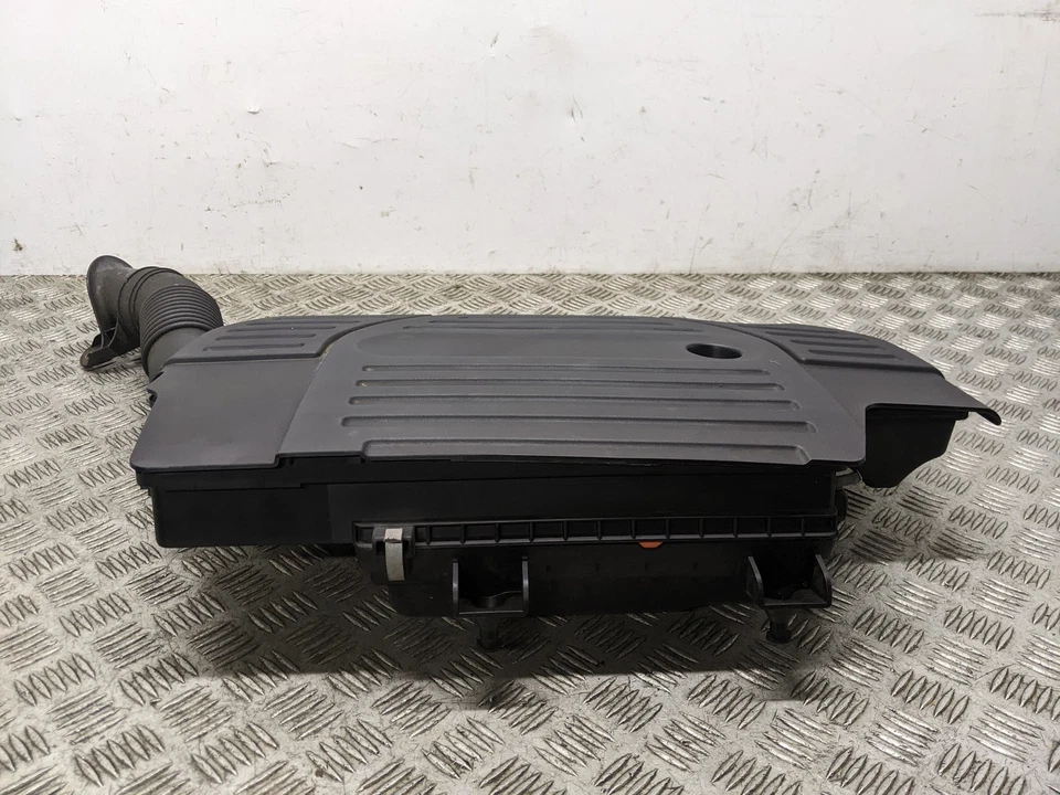 Suzuki Sx4 Aerio Mk1 2010-2011 Air Intake & Filter - Image 2 of 4