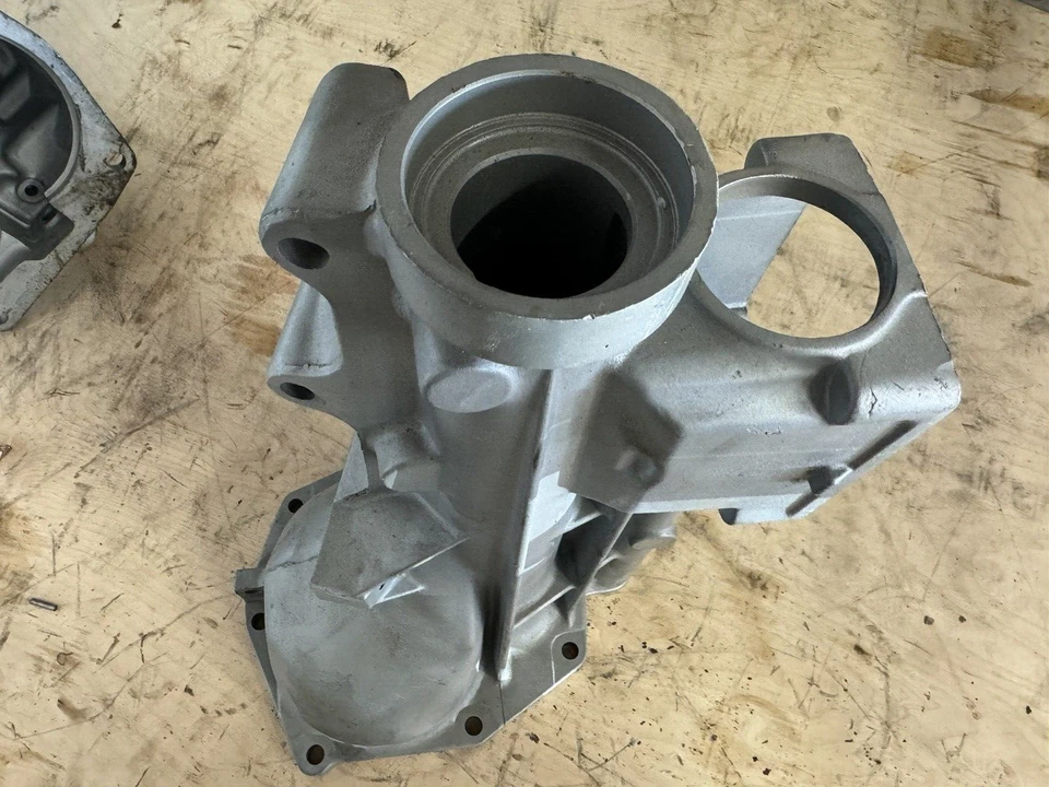 5-скоростной хвостовой корпус 1983-84 Non-WC T-5 для Camaro или Firebird 13-52-066-909 - Изображение 4 из 4