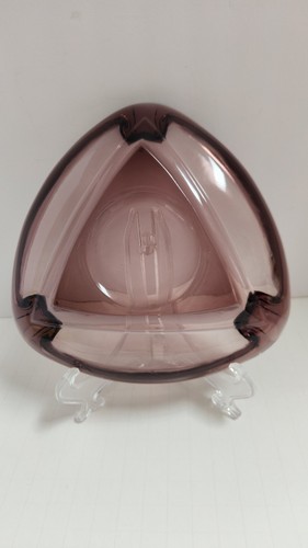 Vintage Purple Amethyst Glass Triangle Ashtray MCM Great Condition - Picture 2 of 8