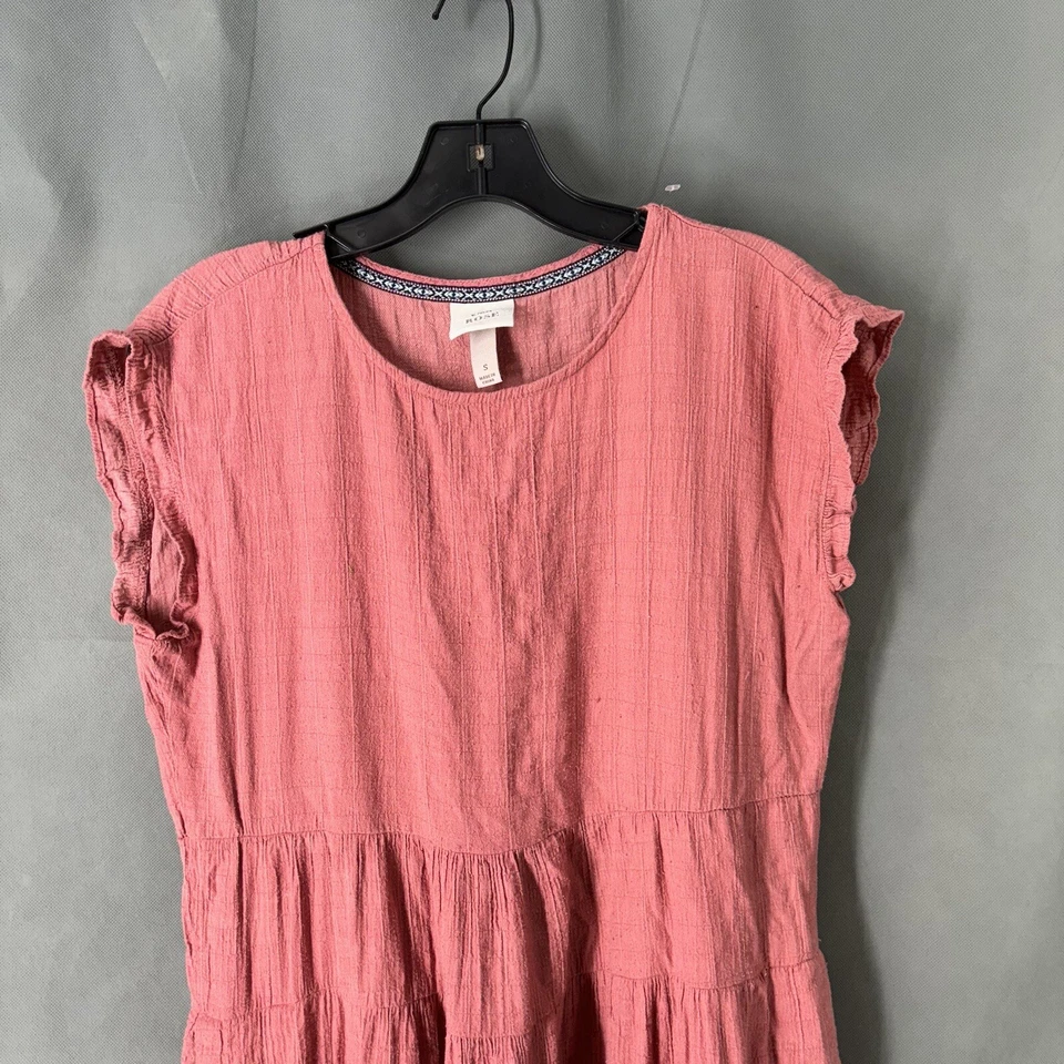 Vestido Knox Rose para mujer pequeño rosa con volantes en capas manga acampanada cintura elástica Foto 2 de 4