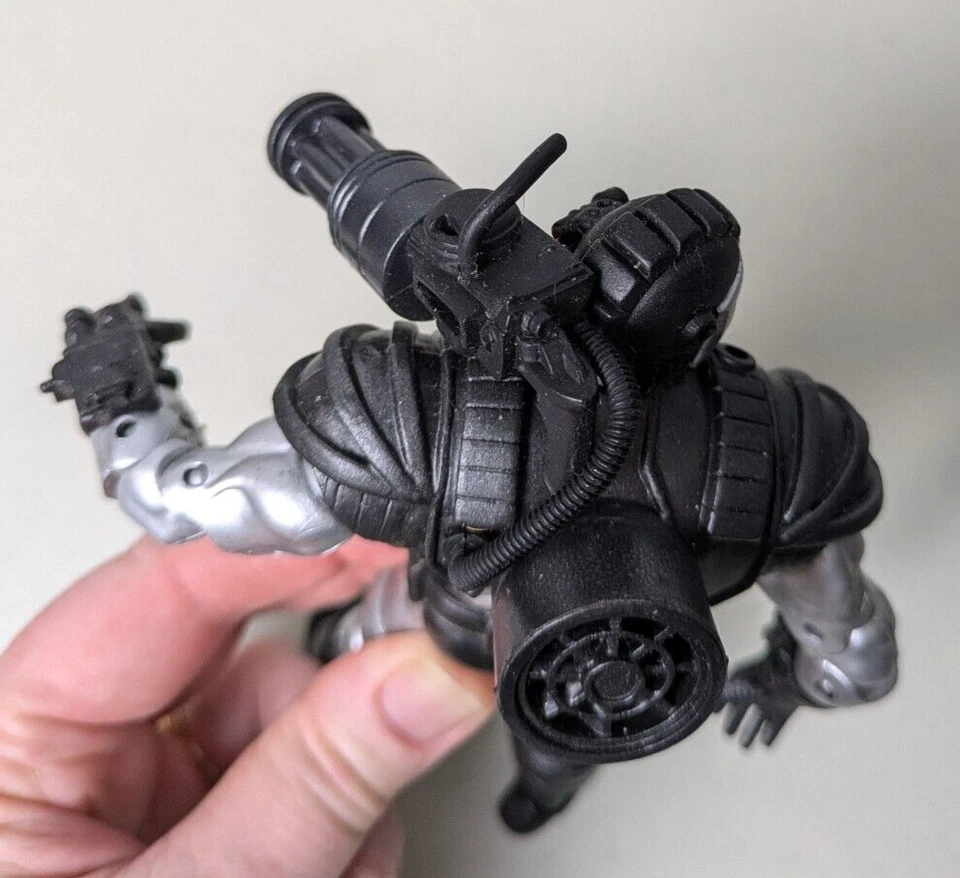 战争机器漫威传奇可动人偶2005年银河狄格斯漫画可移除面具 — 第 4/4 张图片