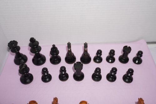 Vintage Set Of 30 BAKELITE ? CHESS PIECES ONLY Pieces, NO Board - Picture 3 of 11