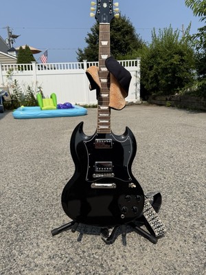 Epiphone SG Standard Guitar, Indian Laurel Fretboard, Ebony (Black) Finish