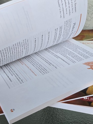 Living Beyond Yourself : Exploring the Fruit of the Spirit Kit by Beth Moore... - Picture 13 of 21