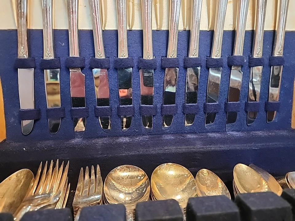 Lote de 62 piezas cubiertos Rogers Rosalie A1 Plus plateados Oneida plateados Foto 4 de 4