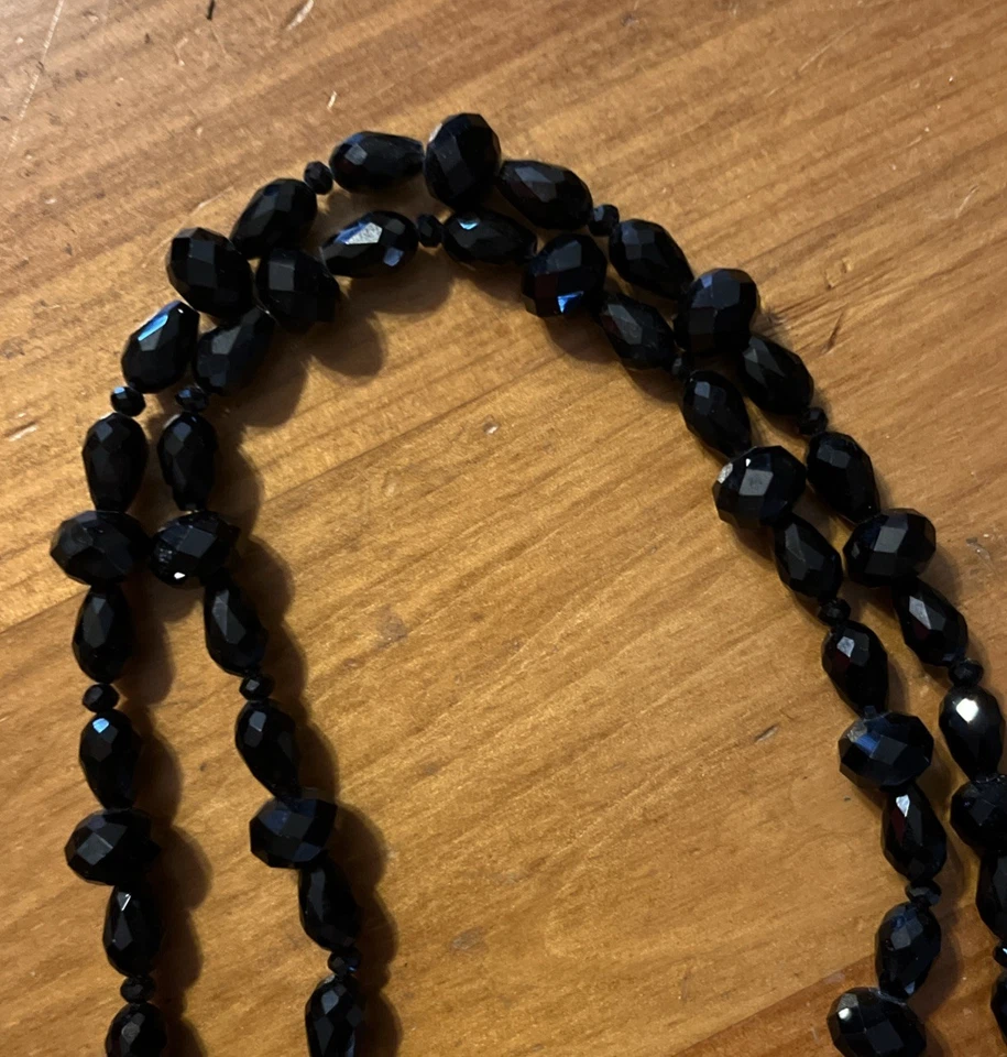 Винтажное ожерелье из черного бисера с искусственным жемчугом и черными кисточками - Изображение 3 из 4