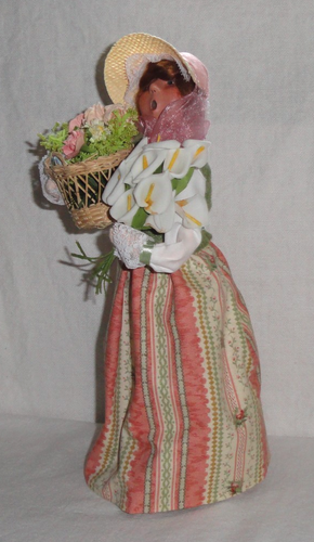 Byers Choice Carolers ~ Woman w/Basket of Roses & Bouquet of Calla Lily - Picture 4 of 8