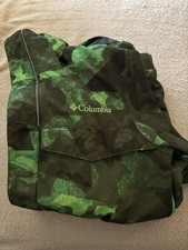 Columbia Omni-Tech Hooded Camo Jacket Green/Black Boys Kids XS Ski